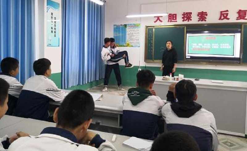 教學(xué)觸摸一體機